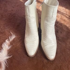 Chic Cream Snakeskin Boots